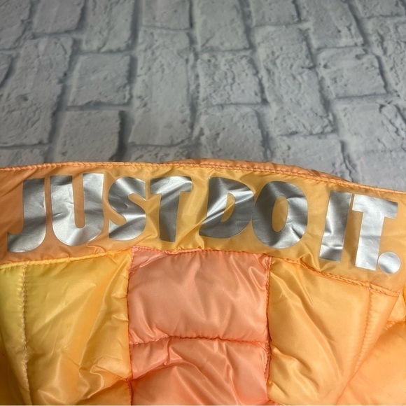 Nike Girls Just Do It Printed Jacket In Hyper Pink size 6 and 7 NEW WITH TAGS - Picture 4 of 12